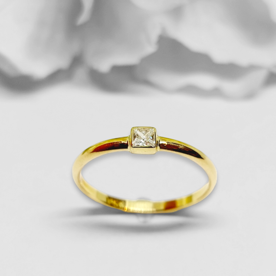 Verlobungsring aus Hannover Princess-Cut Diamant nachhaltiges Gold